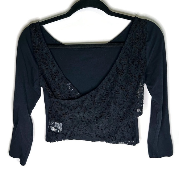 American Eagle Women's Black Lace Cross Back Crop Top Medium (EUC) - Picture 2 of 5
